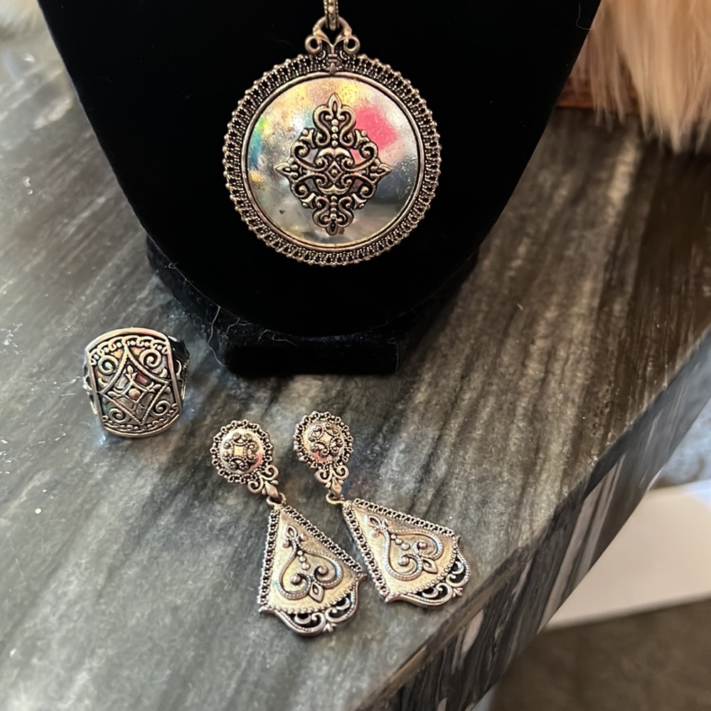 Necklace ring and earrings set